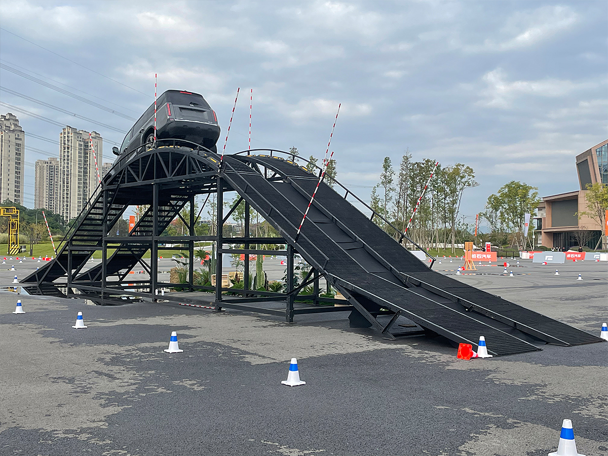 4mtf-04.jpg